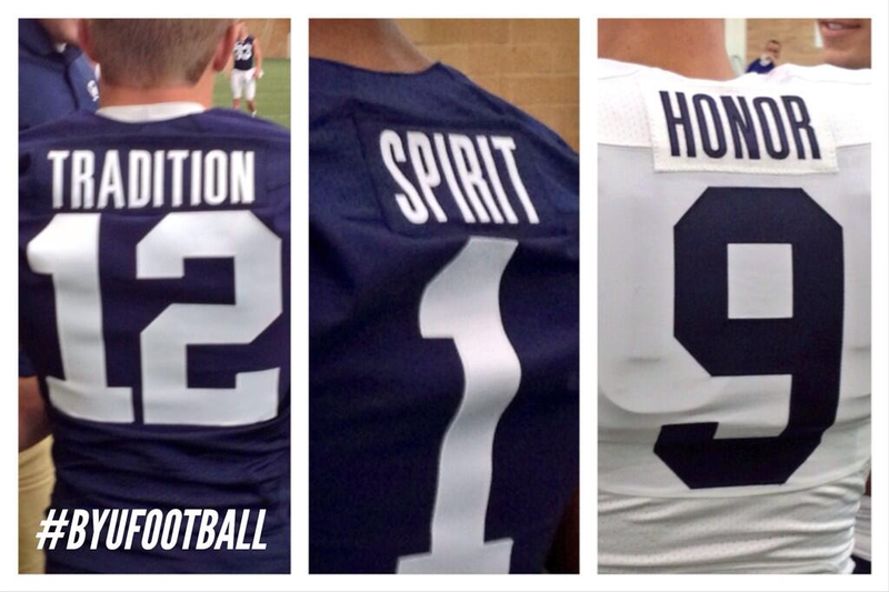 Illustration for article titled The 17 Worst College Football Uniform Designs, Ranked